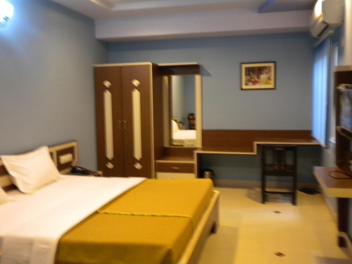 Hotel Raj Mahal Биканер Екстериор снимка
