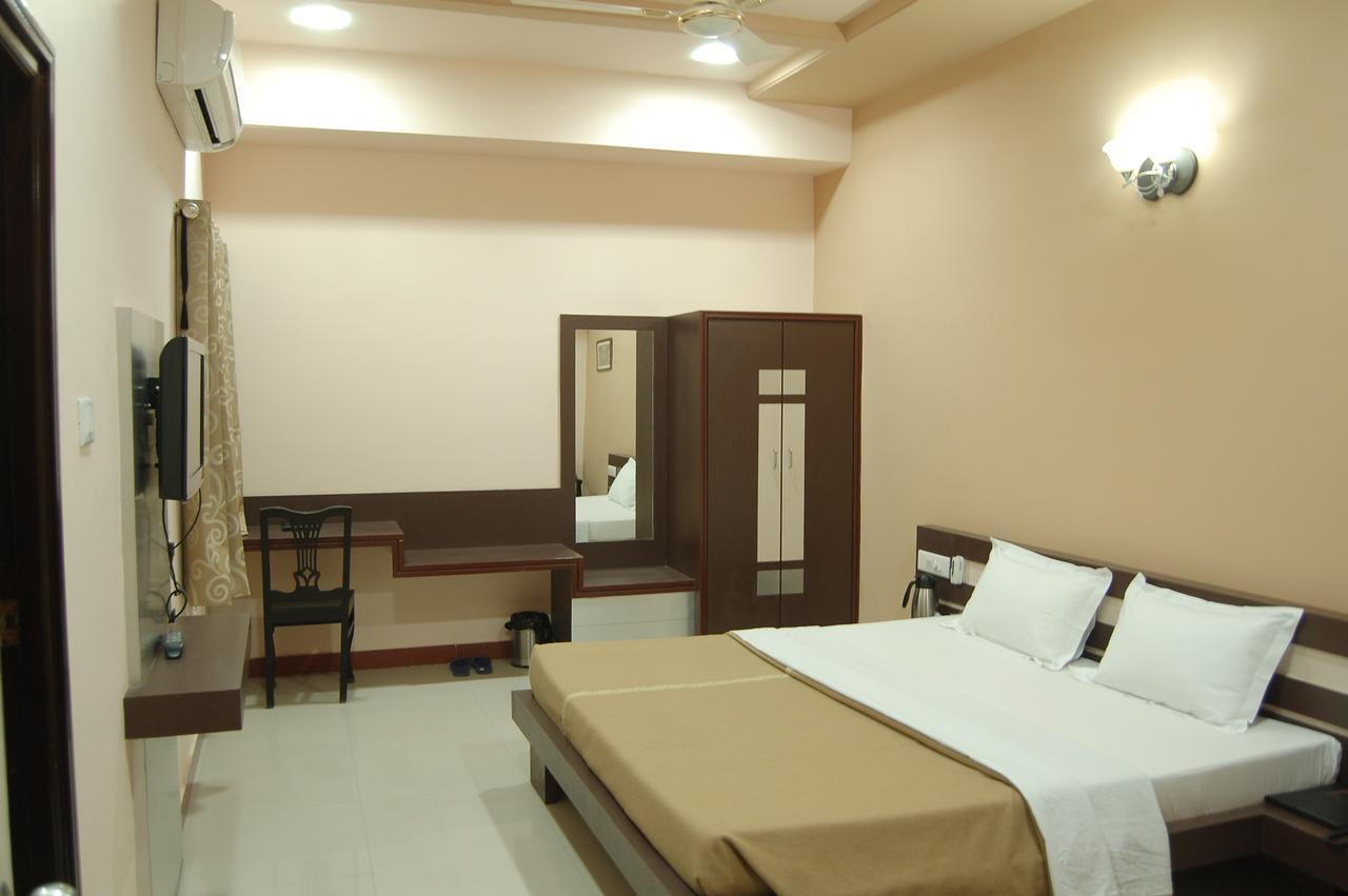 Hotel Raj Mahal Биканер Екстериор снимка